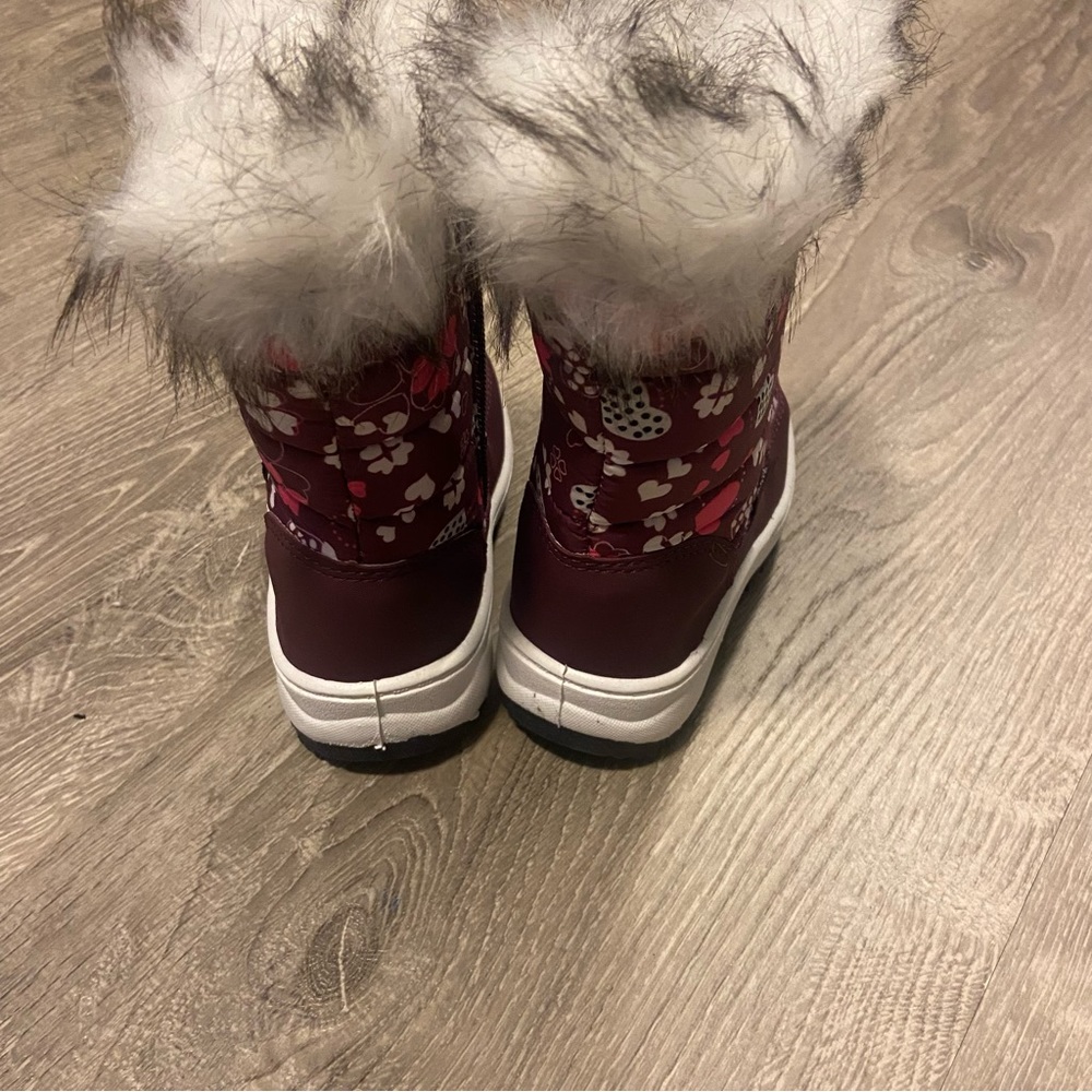 NWT AXZ Adorababy burgundy heart print snow boots with faux fur size 7 toddler - Picture 4 of 6